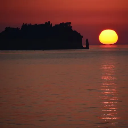 Ξενοδοχείο με διαμερίσματα The Wave