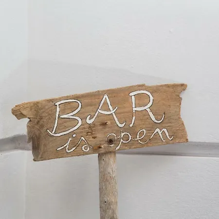 Ξενοδοχείο με διαμερίσματα The Wave Σιδάρι