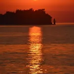 Ξενοδοχείο με διαμερίσματα The Wave